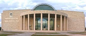 Puesto todavía acéfalo Puesto todavía acéfalo