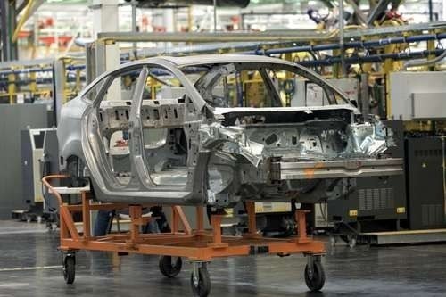 Busca la SE atraer firmas de insumos electrónicos para el sector automotor