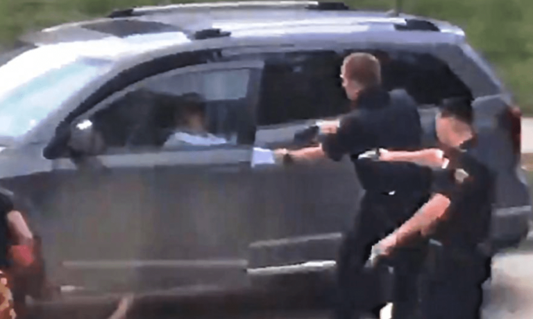 Balea policía a afroestadunidense; se reavivan disturbios