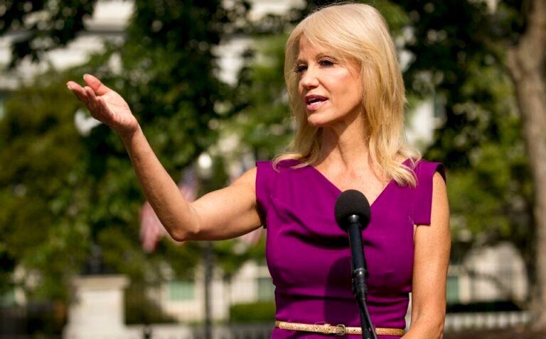 Asesora de Trump, Kellyanne Conway, deja su puesto en el gobierno de EU