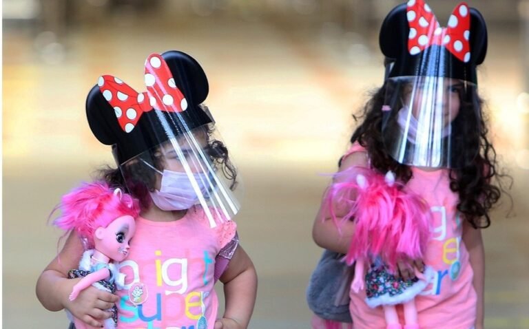 Estudiantes mayores de 11 años deberán usar mascarilla en escuelas en Francia