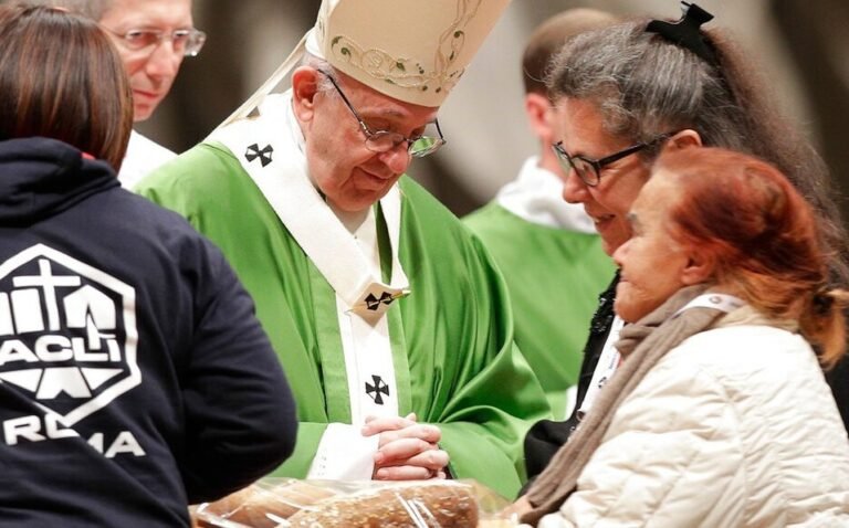 Muy triste si los ricos tuvieran prioridad para vacuna contra covid, dice el Papa