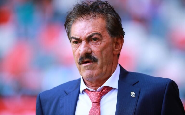 «Lavolpe entró en toalla»: dan amparo a podóloga y reabren caso por acoso