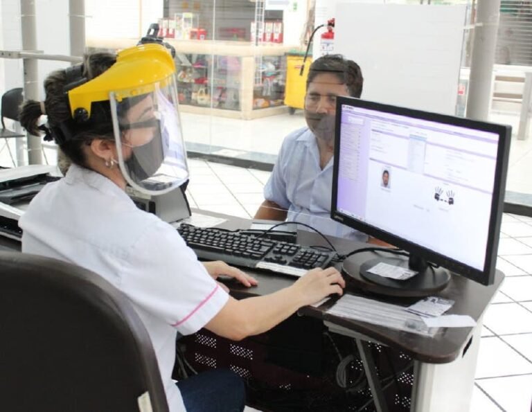 Alta demanda en módulos del INE