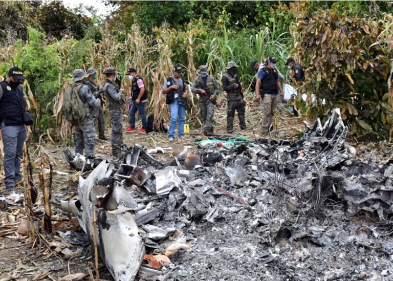 Cae en Guatemala avioneta con drogas y armas robada en Morelos