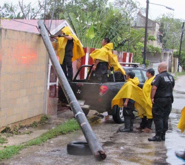 Deja en Mérida mucha lluvia y calles inundadas