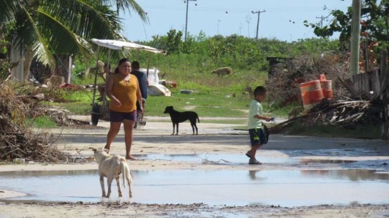 Las Coloradas: “Quedaremos otro mes entre agua”