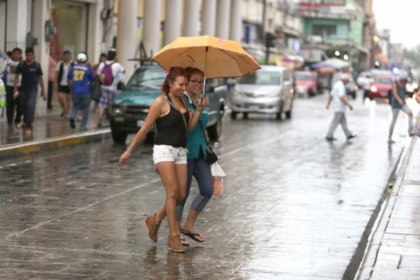 “Eta” se fortalece: Huracán causaría lluvias en Yucatán en próximos días