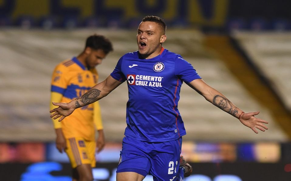 Con un juego contundente, La Máquina saca ventaja a Tigres Con un juego contundente, La Máquina saca ventaja a Tigres