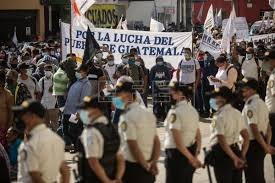 Campesinos de Guatemala exigen la renuncia del presidente Giammattei Campesinos de Guatemala exigen la renuncia del presidente Giammattei