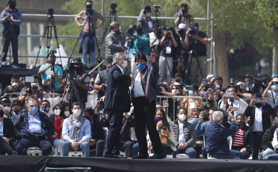 Evo Morales regresa a Bolivia tras exilio en México y Argentina Evo Morales regresa a Bolivia tras exilio en México y Argentina