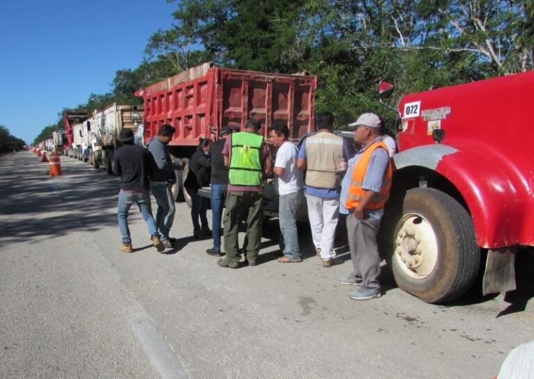 Tren Maya adeuda 3 millones de pesos, Visita de AMLO a la vieja usanza