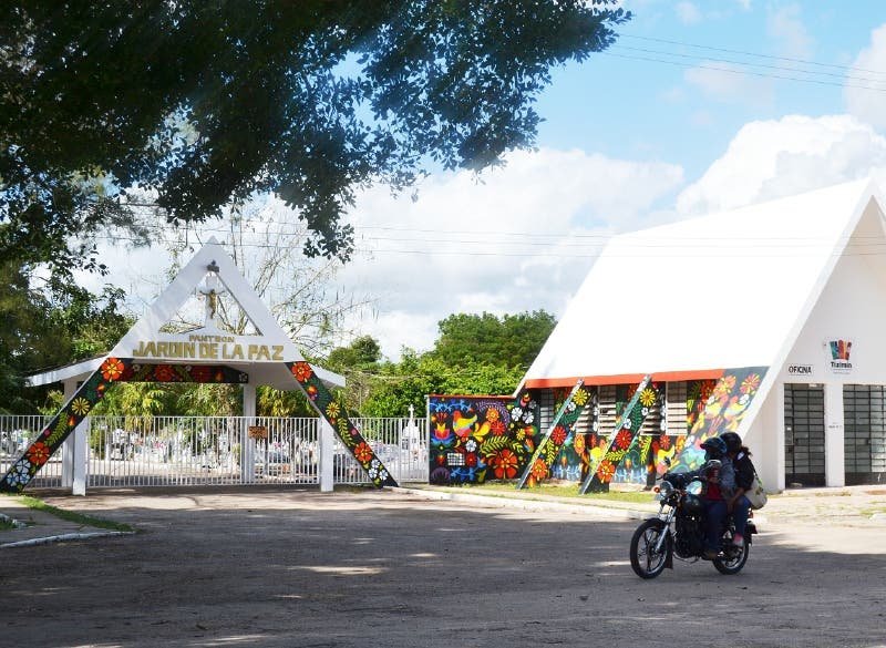 Saturación en un cementerio Saturación en un cementerio