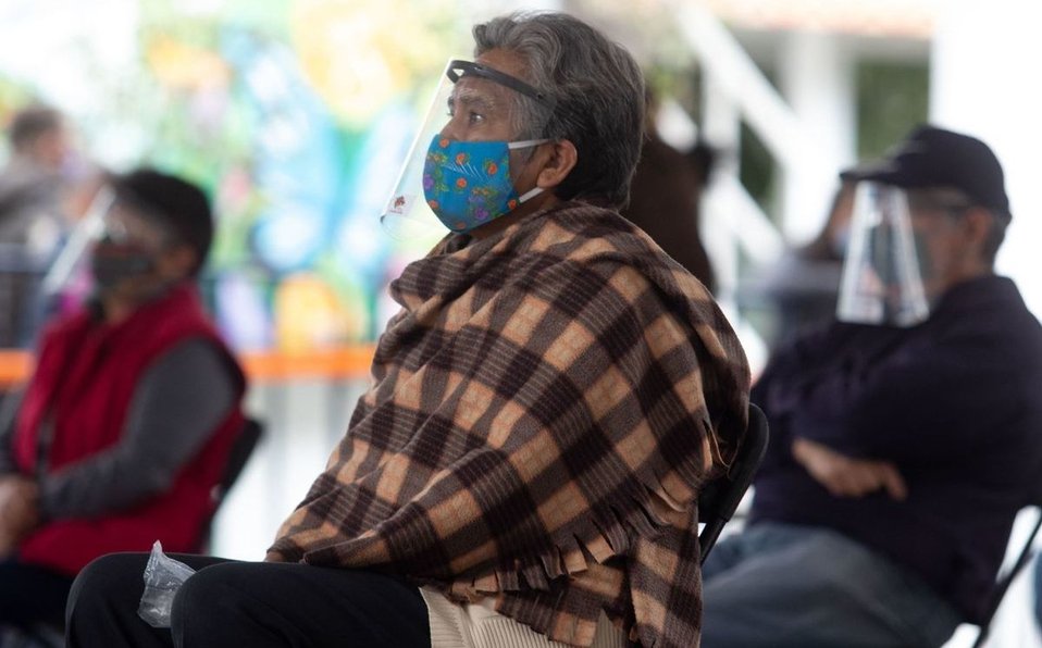 Vacunación de adultos mayores con dosis de CanSino iniciará en enero: AMLO Vacunación de adultos mayores con dosis de CanSino iniciará en enero: AMLO