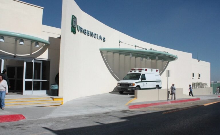 En Coahuila, paciente abandona clínica del IMSS cuando sería llevado al área covid