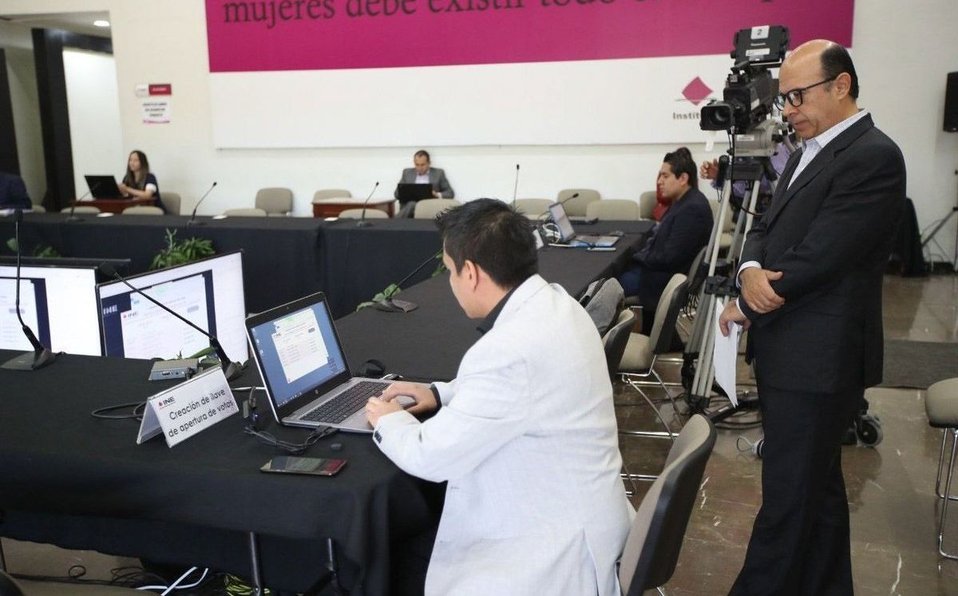 INE rechaza que ciudadano que reside en México vote por internet en 2021 INE rechaza que ciudadano que reside en México vote por internet en 2021