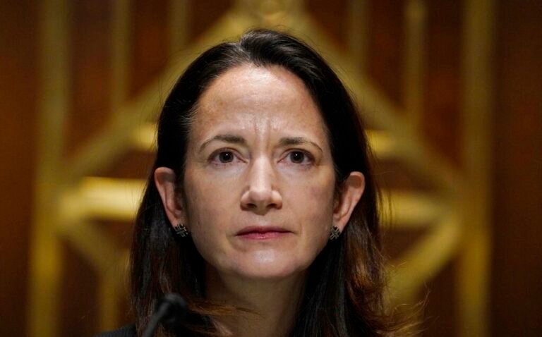 Jefa de Inteligencia, primera funcionaria de Biden ratificada por el Senado de EU