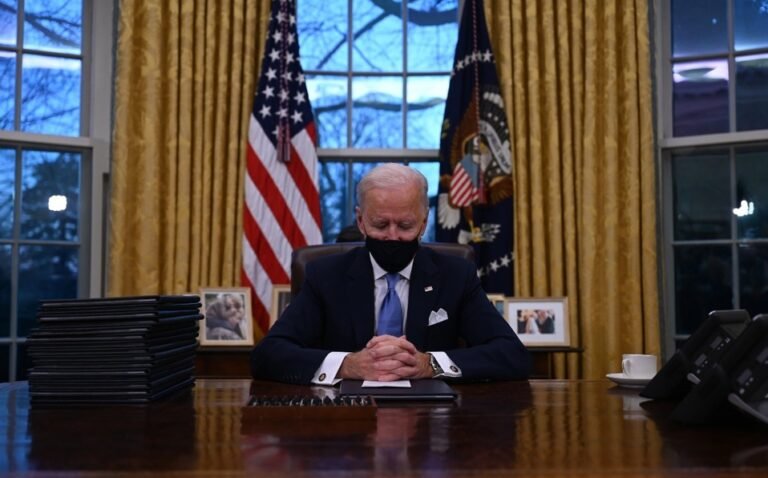 Primera llamada de Biden con un líder mundial será con Justin Trudeau