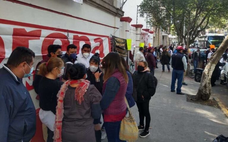 Militantes de Morena protestan en sede nacional; exigen esclarecer designaciones