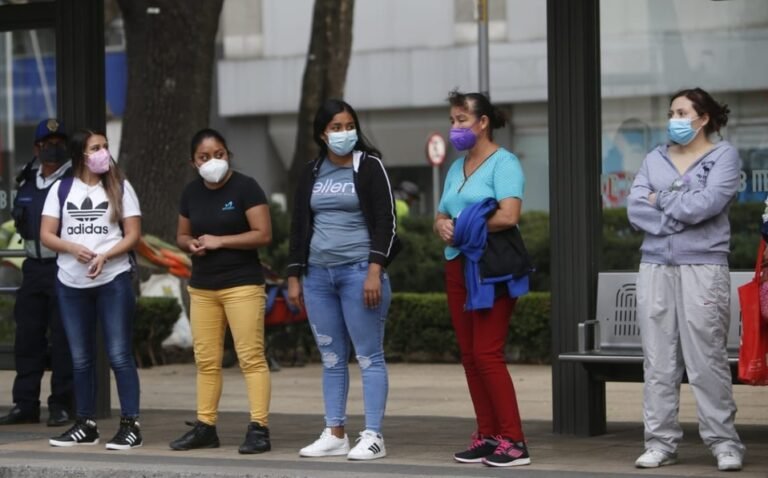 Desde hace 6 semanas, casos de covid-19 muestran baja sostenida, informa Ssa