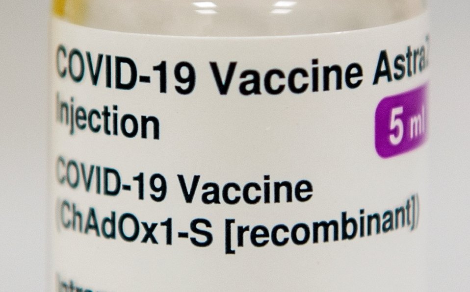 Voluntarios habrían recibido dosis equivocada de vacuna anticovid de Oxford Voluntarios habrían recibido dosis equivocada de vacuna anticovid de Oxford