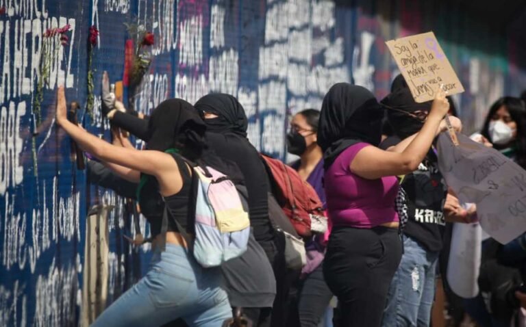 Muro en Palacio Nacional ayudó a evitar enfrentamientos, asegura AMLO