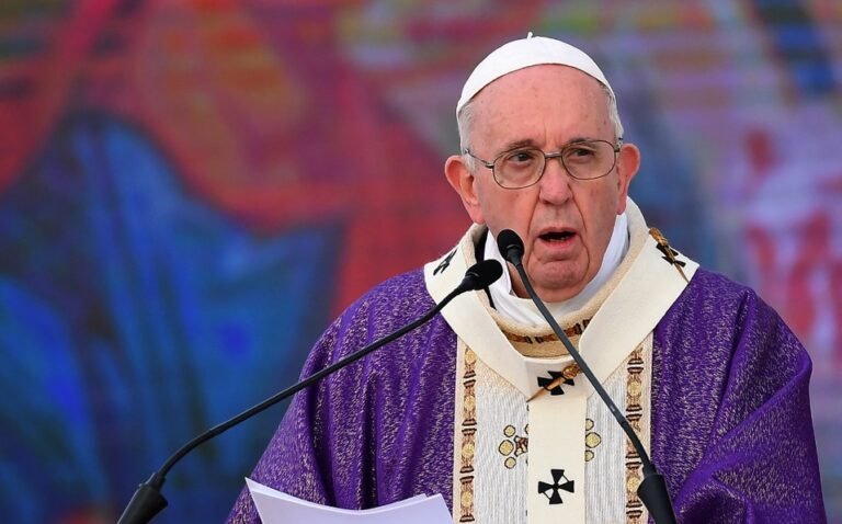 Papa Francisco regresó a Roma tras visita histórica a Irak