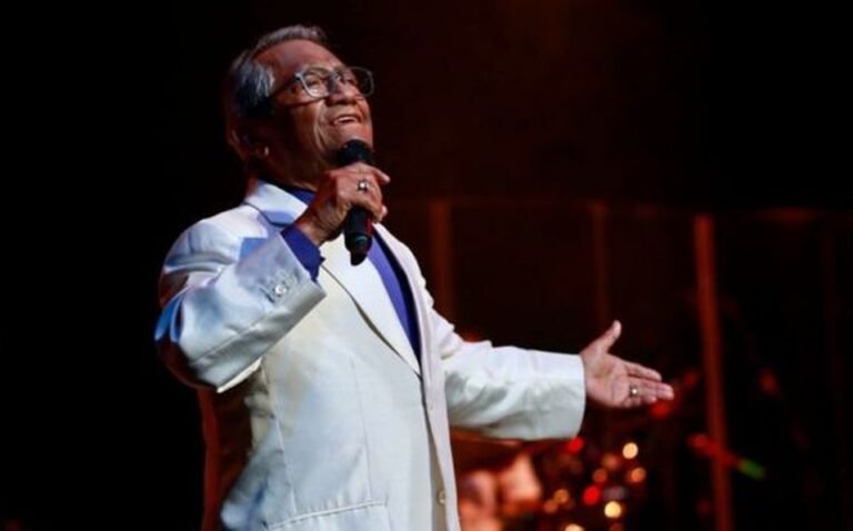 Manzanero: piden poner su nombre con letras de oro en San Lázaro