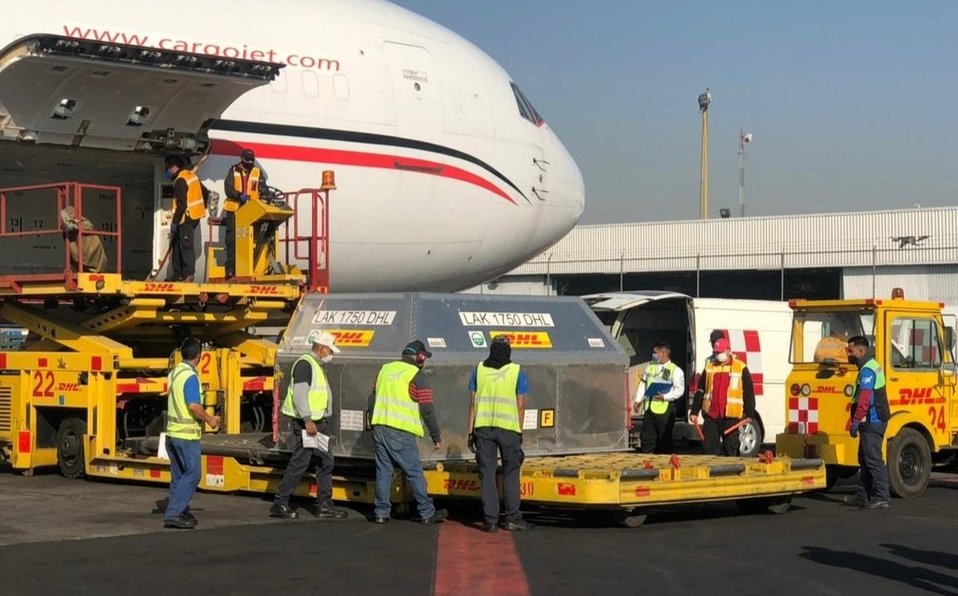 Llega a México nuevo lote con más de 300 mil vacunas anticovid de Pfizer Llega a México nuevo lote con más de 300 mil vacunas anticovid de Pfizer