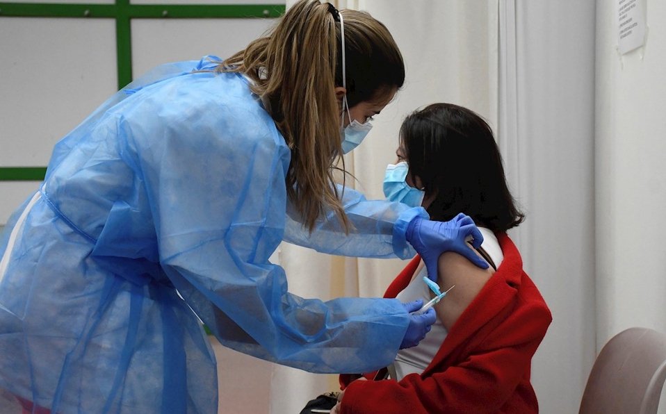 Dinamarca suspende definitivamente vacuna AstraZeneca por casos anómalos de trombosis Dinamarca suspende definitivamente vacuna AstraZeneca por casos anómalos de trombosis