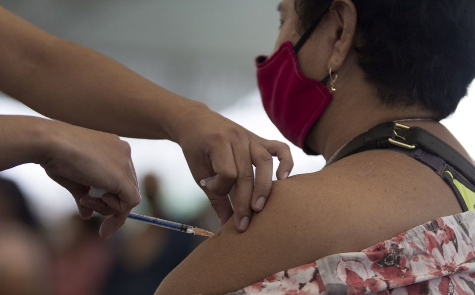 Gobierno presentan plan de vacunación a personal docente; inicia el próximo martes Gobierno presentan plan de vacunación a personal docente; inicia el próximo martes