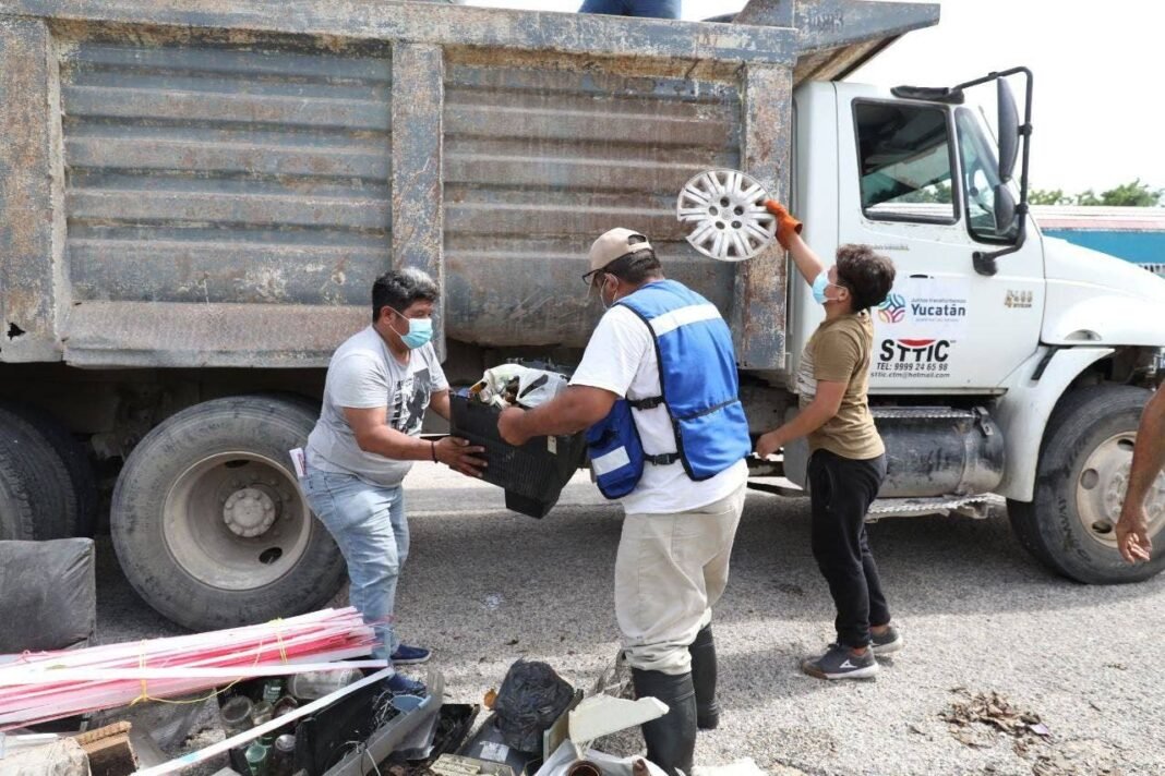 Buena respuesta a la campaña de descacharrización en Mérida Buena respuesta a la campaña de descacharrización en Mérida