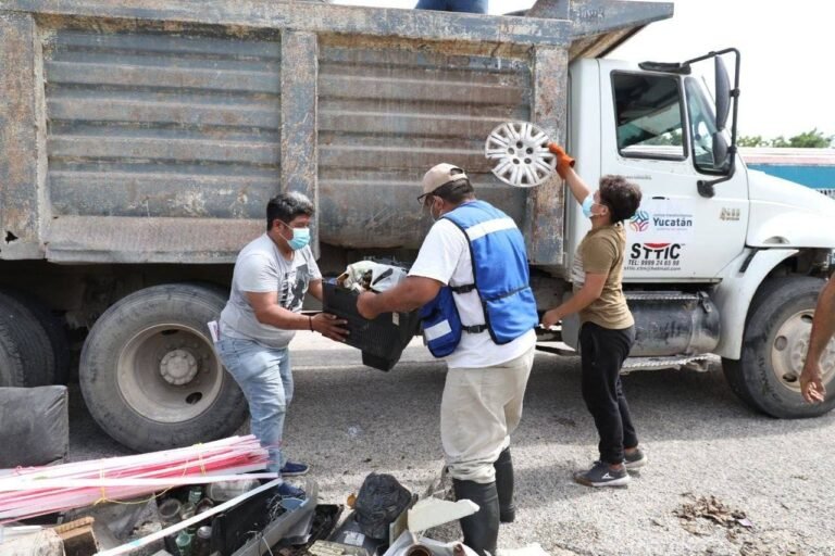 Buena respuesta a la campaña de descacharrización en Mérida