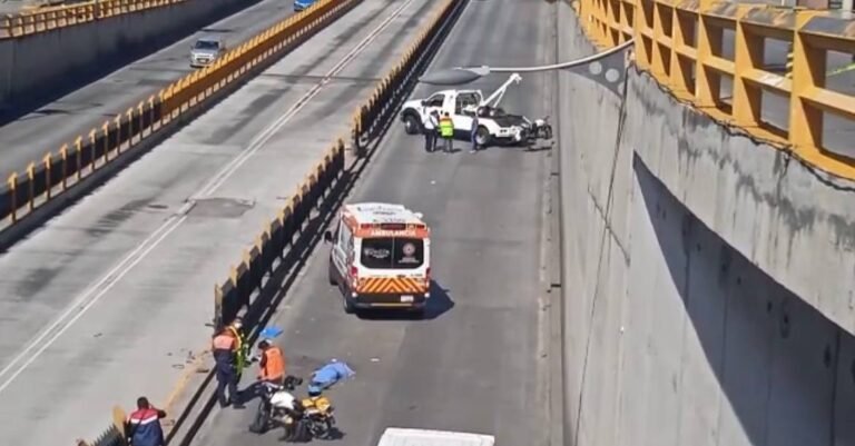 Motociclista choca y muere en Colonia La Paz