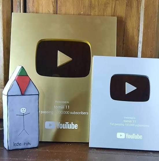 FAMILIA DE TOMIII 11 AGRADECE BOTÓN DE DIAMANTE DE YOUTUBE FAMILIA DE TOMIII 11 AGRADECE BOTÓN DE DIAMANTE DE YOUTUBE