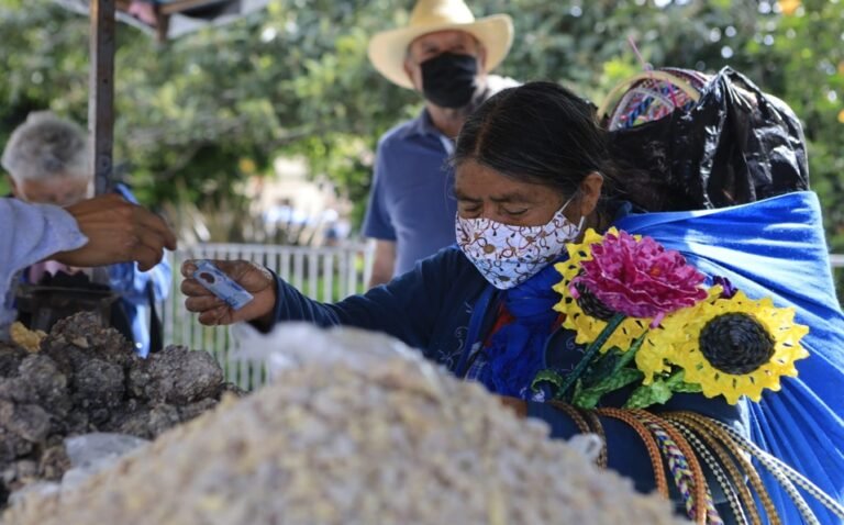 Realizan el legendario «Trueque» en San Pedro Cholula