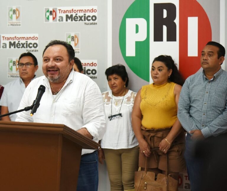 Piden la cabeza de Francisco Torres; lo acusan de »traidor»