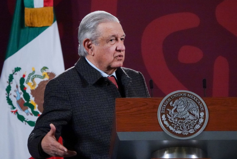 AMLO defiende elección «histórica» del nuevo líder sindical de Pemex