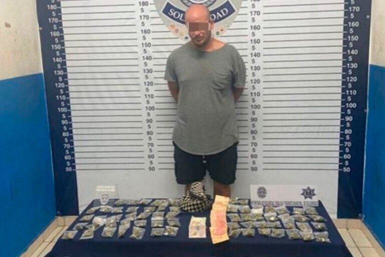 Argentino vendía drogas a bordo de una camioneta en Playa del Carmen
