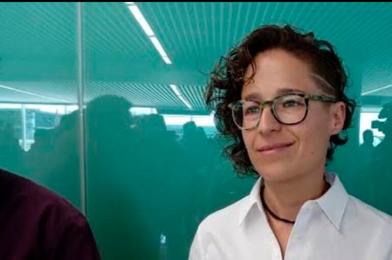 Abuchean a la Secretaria estatal de Turismo, Michelle Fridman Hirsh durante despedida del concierto de Pandora y Flans