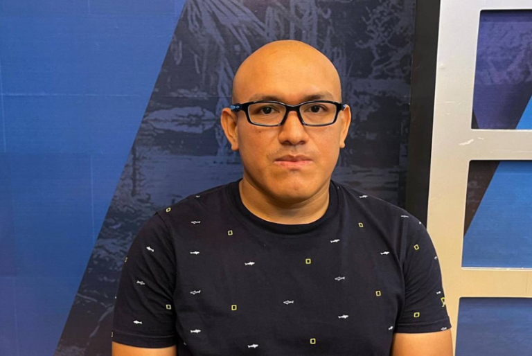 Biólogo yucateco descubre fármacos contra Alzheimer y COVID en esponjas marinas