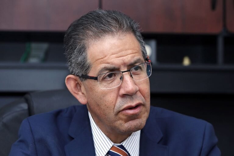 Reclaman ciudadanos que José Martínez Vilchis no atiende todas las denuncias en el Infoem