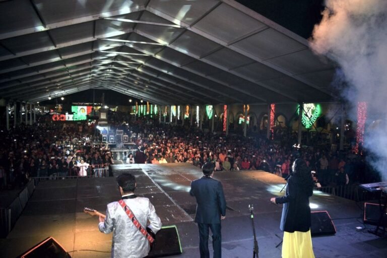 FAMILIAS DISFRUTAN LA FERIA CHOLULA 2023 CON ÉXITOS DE LOS TERRÍCOLAS