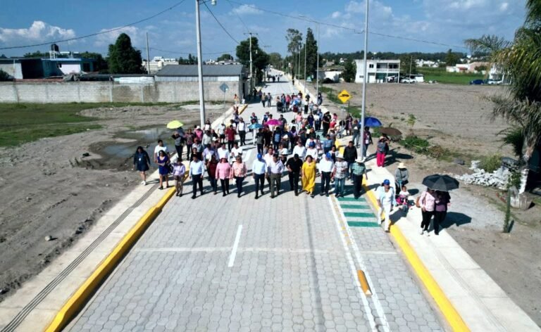 ADOQUINAN PRINCIPAL ACCESO DE TONANTZINTLA A CHIPILO Y ATZOMPA