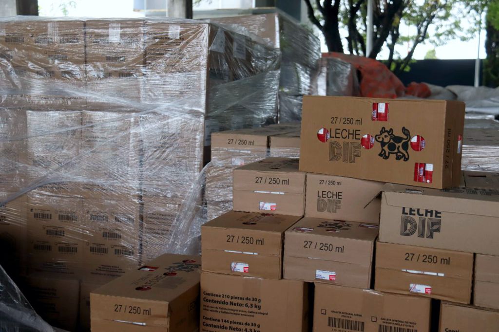 AYUNTAMIENTO Y DIF DE CHOLULA PROPORCIONAN DESAYUNOS A 4 MIL 200 ESTUDIANTES