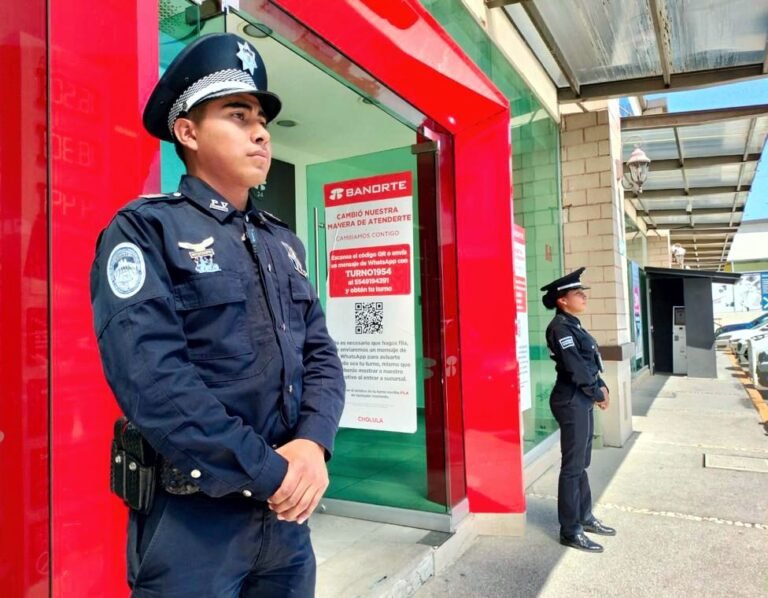 LISTOS, OPERATIVOS POLICIACOS DE FIN DE AÑO EN ZONAS BANCARIAS Y COMERCIALES DE SAN ANDRÉS