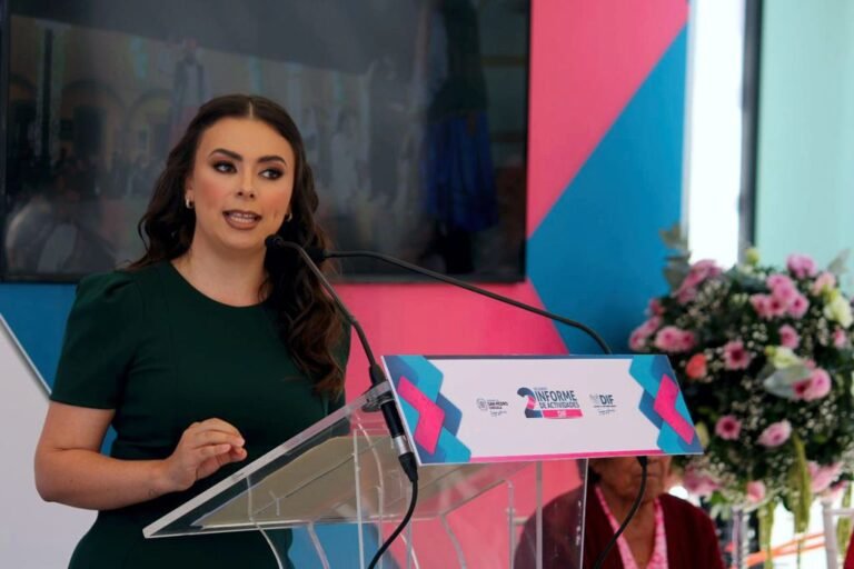 PRESENTA MARÍA DE LA BARREDA SEGUNDO INFORME AL FRENTE DEL DIF CHOLULA