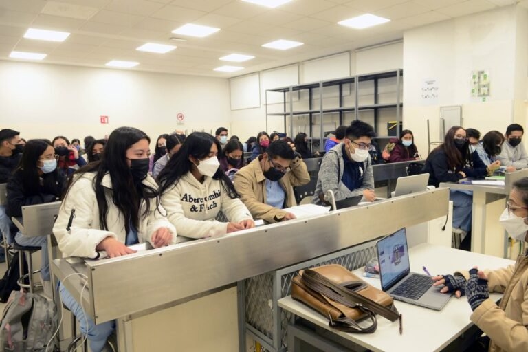 ¡Cachún, cachún. ra, ra!